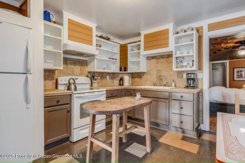 6 bedrooms House in Glenwood Springs, USA No. 104595 26