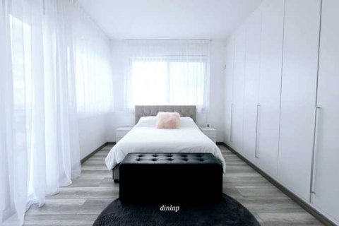 Вилла с 4 спальнями в Агиос Тихонас, Кипр №76438 13