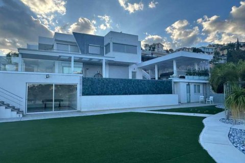 Вилла с 4 спальнями в Агиос Тихонас, Кипр №76438 1