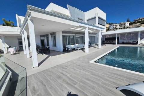 Вилла с 4 спальнями в Агиос Тихонас, Кипр №76438 2