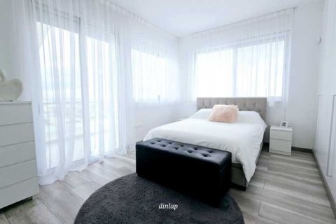 Вилла с 4 спальнями в Агиос Тихонас, Кипр №76438 15