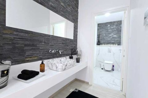 Вилла с 4 спальнями в Агиос Тихонас, Кипр №76438 6