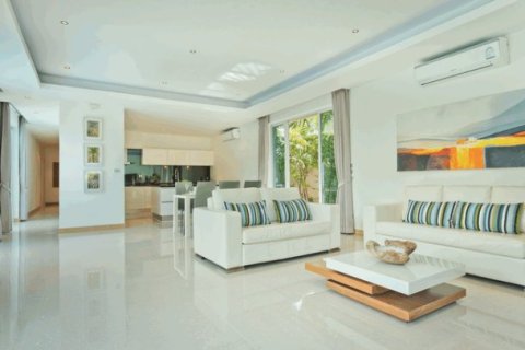 3 bedrooms House in Pattaya, Thailand No. 96472 6