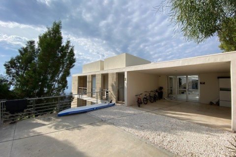 5 bedrooms House in Paphos, Cyprus No. 37529 4
