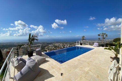 5 bedrooms House in Paphos, Cyprus No. 37529 1