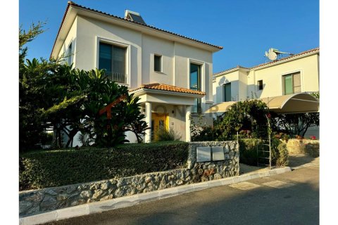 3 bedrooms Villa in Tan Hao, Vietnam No. 115471 1