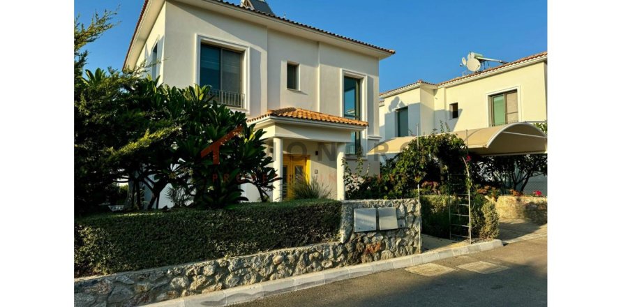 3 bedrooms Villa in Tan Hao, Vietnam No. 115471