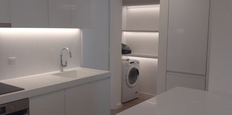 Квартира с 3 комнатами в Афины, Греция №55677