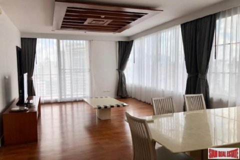 3 bedrooms Apartment in Bangkok, Thailand No. 96294 11