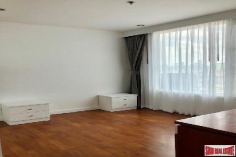 3 bedrooms Apartment in Bangkok, Thailand No. 96294 10