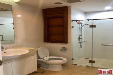 3 bedrooms Apartment in Bangkok, Thailand No. 96294 3