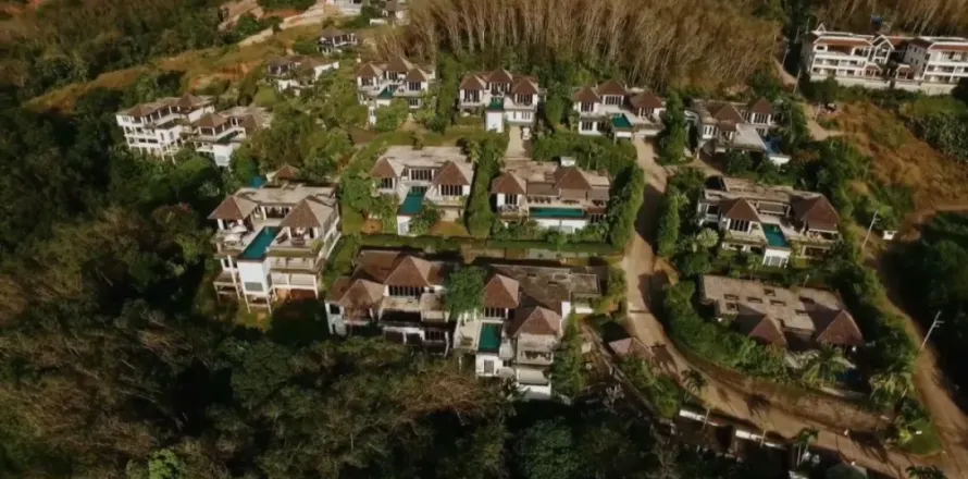 5 bedrooms Villa in Phuket, Thailand No. 2671