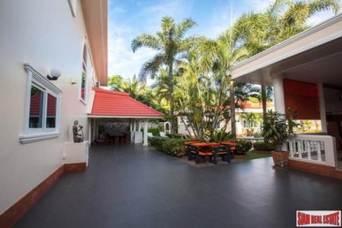 7 bedrooms Bungalow in Pattaya, Thailand No. 96989 29