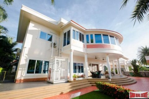 7 bedrooms Bungalow in Pattaya, Thailand No. 96989 30