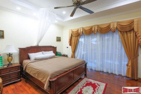 7 bedrooms Bungalow in Pattaya, Thailand No. 96989 19