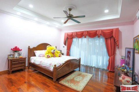7 bedrooms Bungalow in Pattaya, Thailand No. 96989 20