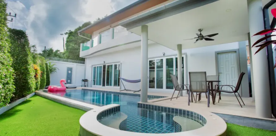 4 bedrooms Villa in Phuket, Thailand No. 3143