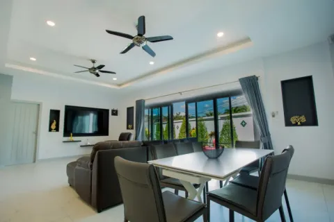 4 bedrooms Villa in Phuket, Thailand No. 3143 6