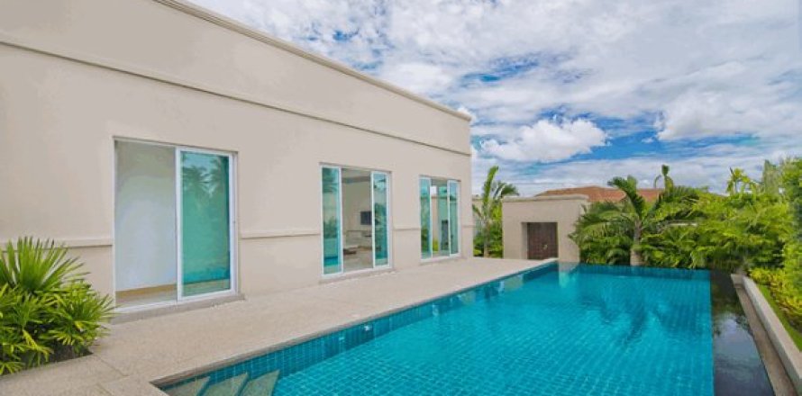 3 bedrooms House in Pattaya, Thailand No. 96871