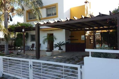 3 dormitorios Villa en Pentakomo, Cyprus No. 80658 1