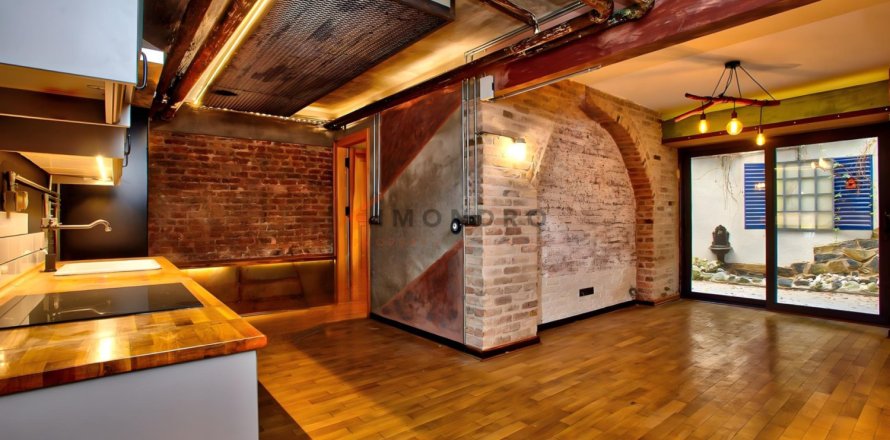 2 bedrooms Apartment in Sisli, Turkey No. 120822