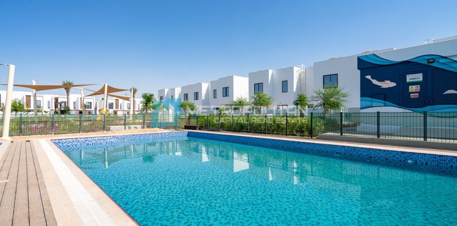 3 bedrooms Townhouse in Al Ghadeer, UAE No. 113594