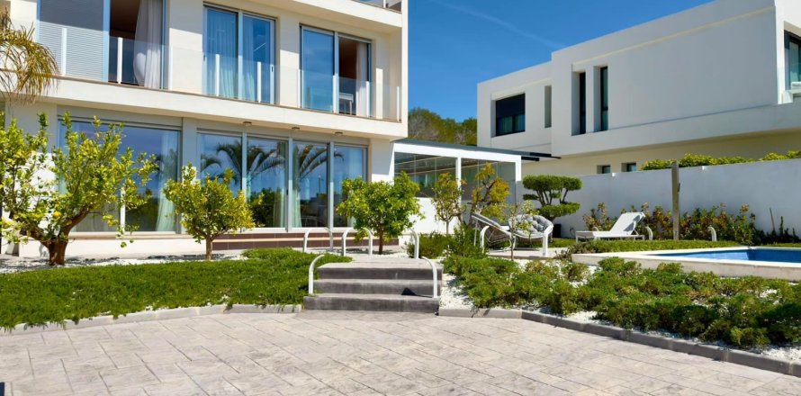 4 bedrooms Villa in La Nucia, Spain No. 125441