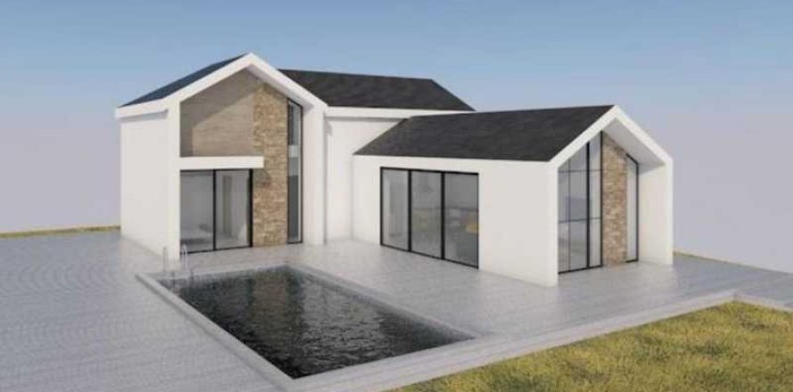 4 bedrooms Villa in Agios Theodoros, Cyprus No. 84084