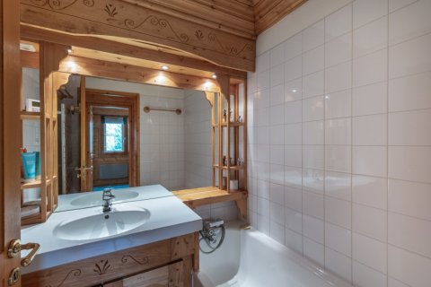 5 bedrooms Apartment in Les Belleville, France No. 99524 20