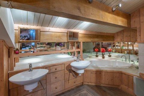 5 bedrooms Apartment in Les Belleville, France No. 99524 19