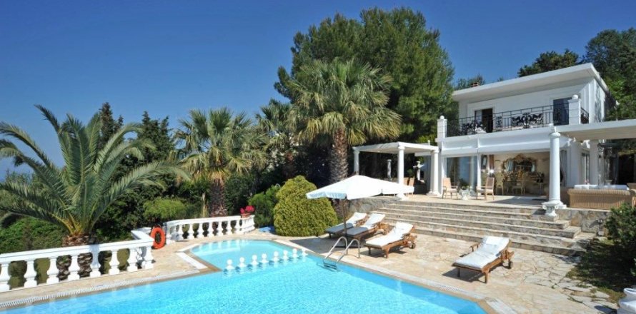 2 bedrooms Villa in Corfu, Greece No. 60368