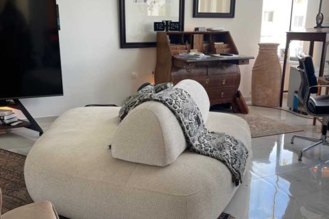 Дом с 3 спальнями в Ливадия, Кипр №81755 1