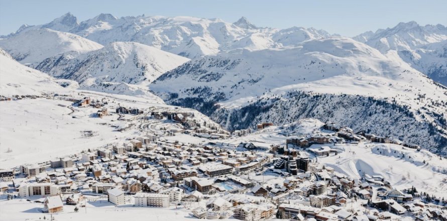 3 bedrooms Apartment in Huez, France No. 99693