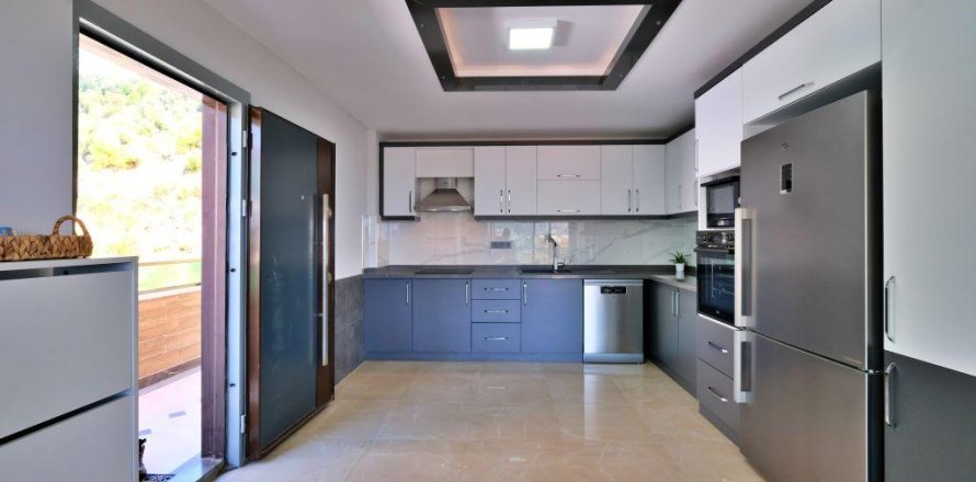 Вилла с 5 комнатами в Аланья, Турция №21269
