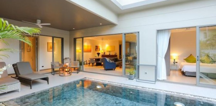 3 bedrooms Villa on the Phuket, Thailand No. 96062