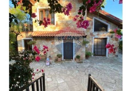 4 bedrooms Villa in Souni–Zanatzia, Cyprus No. 81314 1