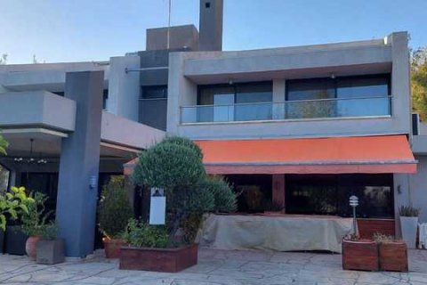 5 bedrooms House in Moniatis, Cyprus No. 31922 1