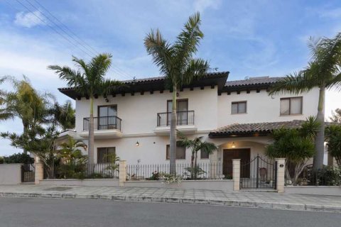 4 bedrooms House in Limassol, Cyprus No. 63026 1