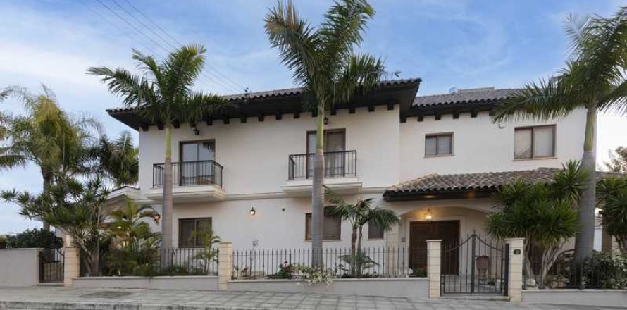 4 bedrooms House in Limassol, Cyprus No. 63026