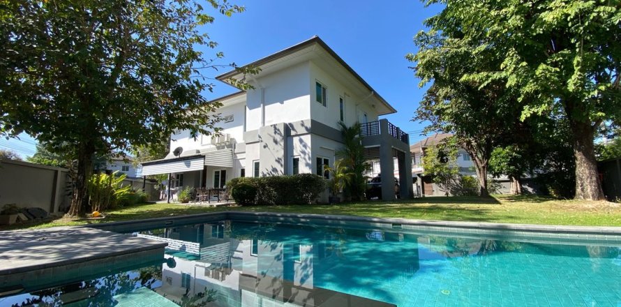 5 bedrooms House in Chiang Mai, Thailand No. 1554