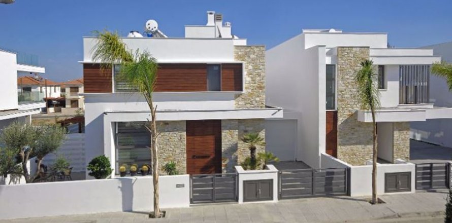 4 bedrooms Villa in Livadia, Cyprus No. 36743