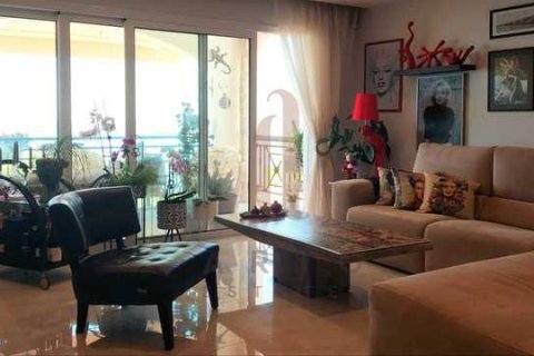 Квартира с 4 спальнями в Гермасойя, Кипр №66180 3