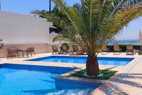 Квартира с 4 спальнями в Гермасойя, Кипр №66180 13