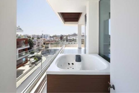3 bedrooms Penthouse in Limassol, Cyprus No. 66618 7