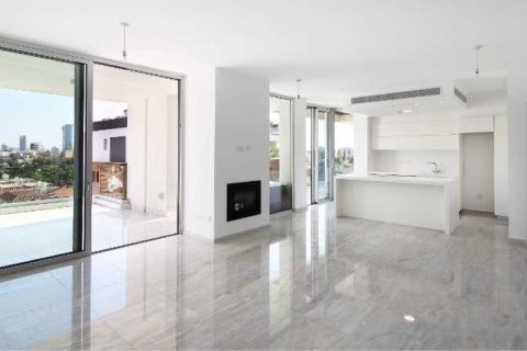 3 bedrooms Penthouse in Limassol, Cyprus No. 66618 2