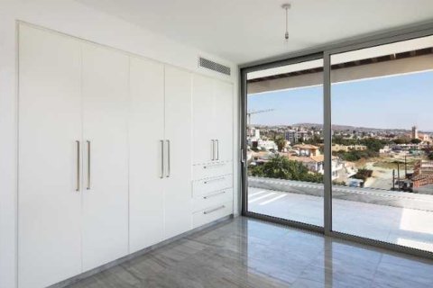 3 bedrooms Penthouse in Limassol, Cyprus No. 66618 8