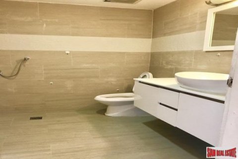 3 bedrooms Apartment in Bangkok, Thailand No. 97200 8