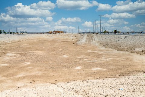 1952m² Land in Al Mearag City, Vietnam No. 95382 6