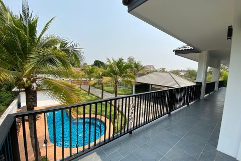 5 bedrooms House in Chiang Mai, Thailand No. 97611 3