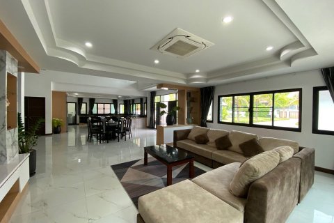 5 bedrooms House in Chiang Mai, Thailand No. 97611 2